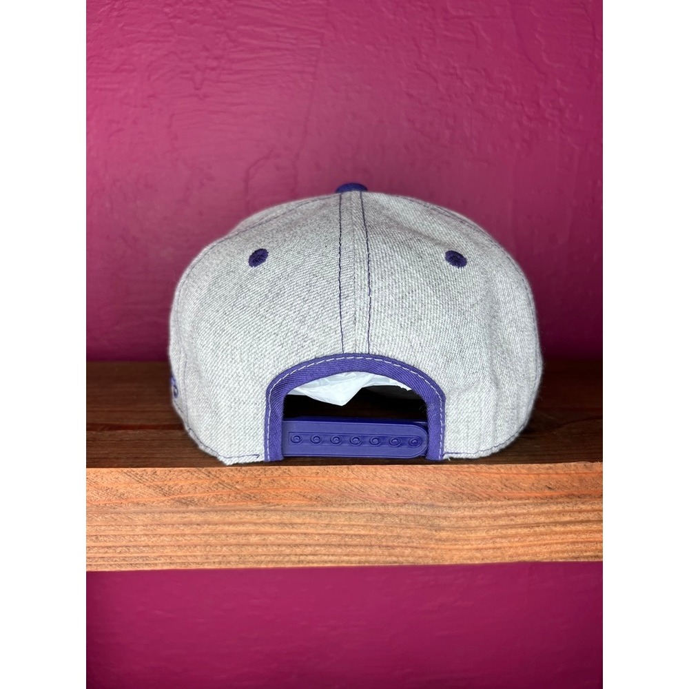 Aksels Colorado Baseball Cap Hat - Grey & Purple - Cursive Script - Snapback - Picture 3 of 6